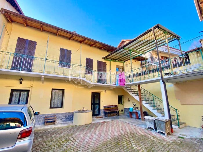 Casa quadrilocale in vendita in Via Cardinale Maurizio di Savoia, Centro, Giaveno