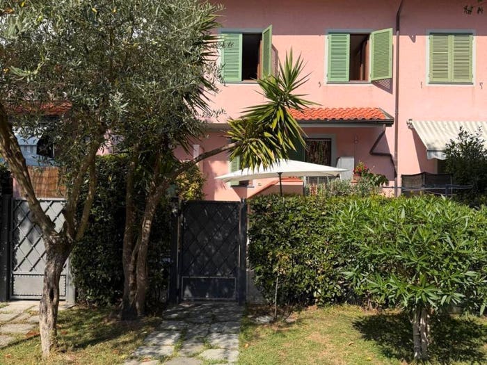 Casa con 6 locali in vendita in Via Flli Rosselli, Vittoria Apuana, Forte dei Marmi