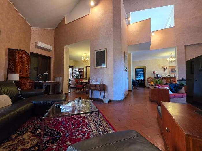Casa con 6 locali in vendita in Via Costantiniana, Labaro, Roma