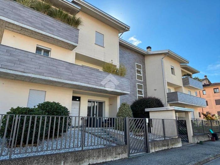 Appartamento trilocale in vendita in Via amintore fanfani, Belgioioso