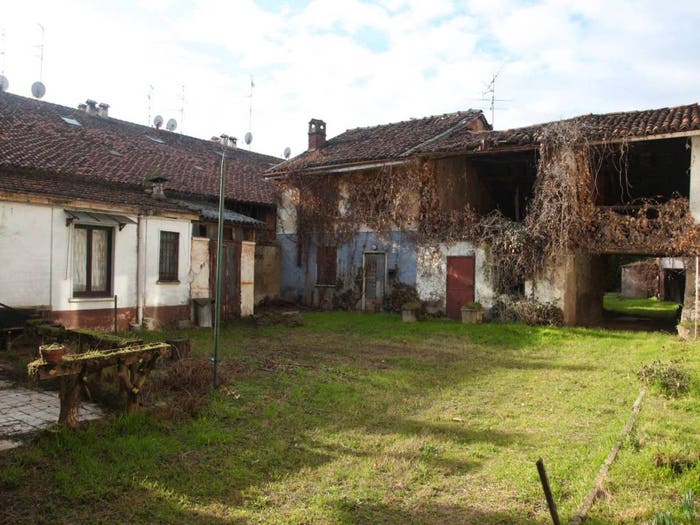 Casa trilocale in vendita in Via Camillo Benso di Cavour, Centro, Rosate