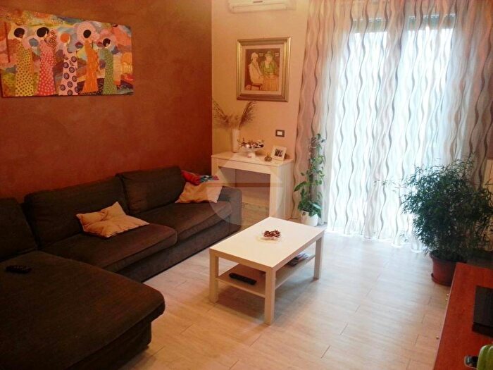 Appartamento quadrilocale in vendita in Via Edoardo Galli, Stadio Città, Cosenza