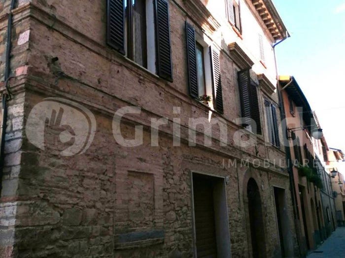 Casa con 6 locali in vendita in Via Corso Amendola, Centro, Bevagna