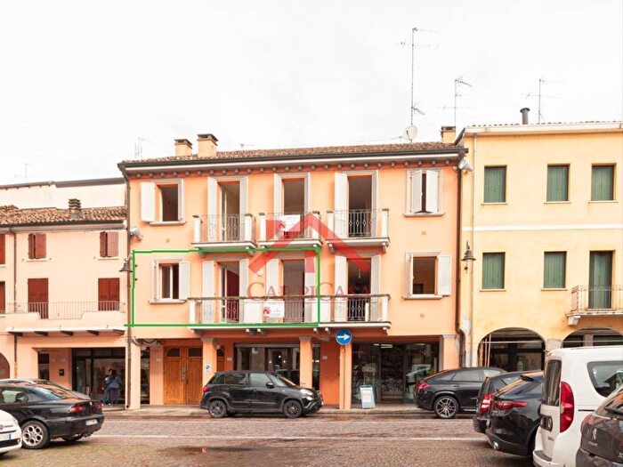 Appartamento trilocale in vendita in Via XX Settembre Moglia MN Italia, Centro, Moglia