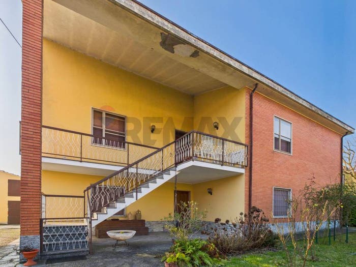 Casa con 6 locali in vendita in Centro, Casatisma
