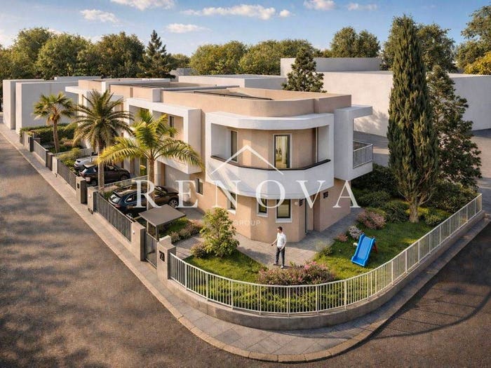 Casa con 6 locali in vendita in Via Frassino, Centro, Peschiera del Garda