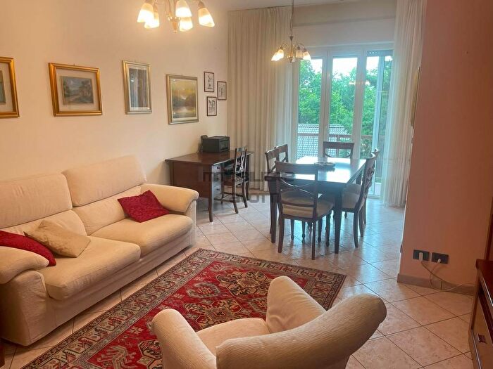 Appartamento trilocale in vendita in Piazza Papa Giovanni XXIII, Torre Boldone