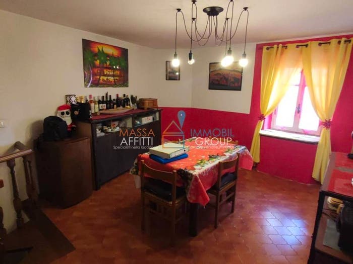 Casa con 6 locali in vendita in Via dei Colli, Centro, Massa