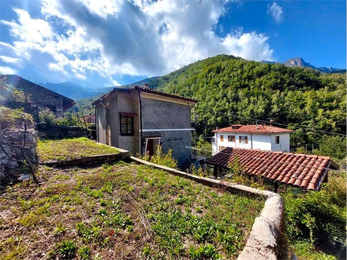 Casa quadrilocale in vendita in Frazione Barchi, Garessio