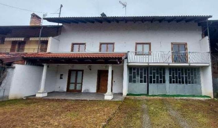 Casa con 6 locali in vendita in Cascina Mombello, Vische