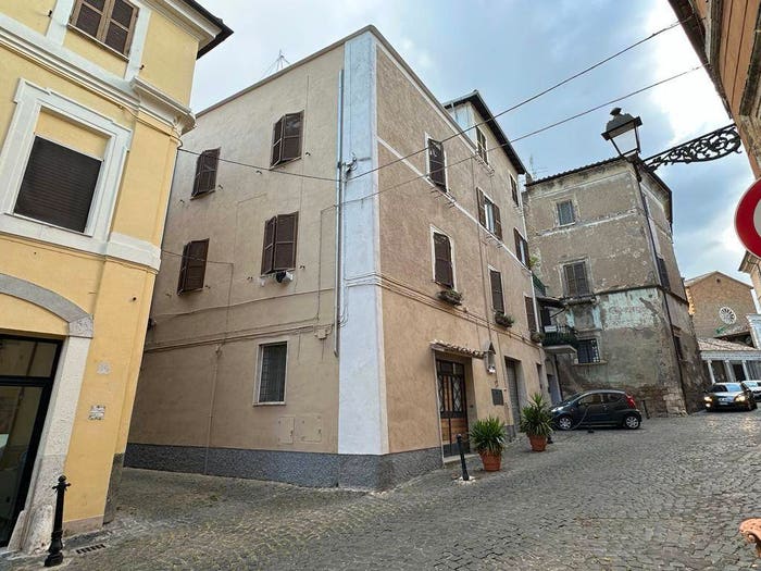 Appartamento con 5 locali in vendita in Via Don Minzoni, Centro, Civita Castellana