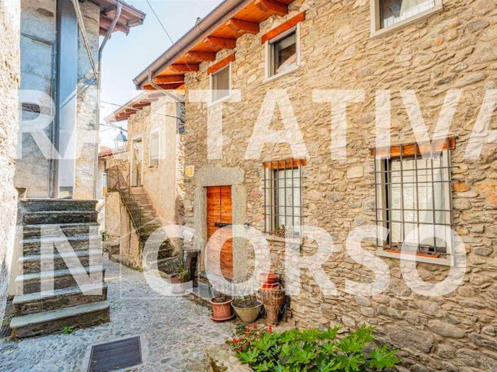 Appartamento bilocale in vendita in Via Per Vico, Centro, Vercana