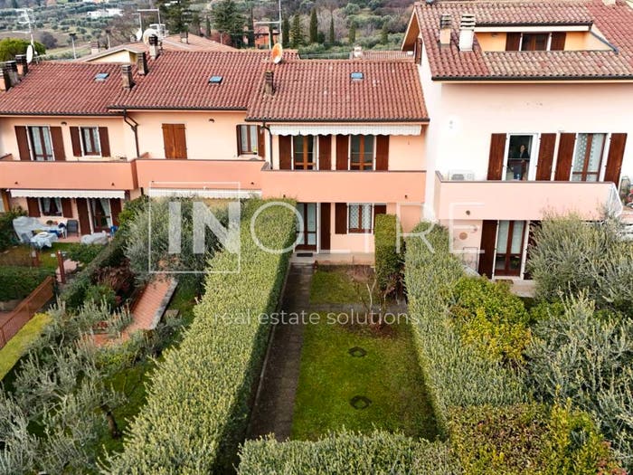 Casa con 6 locali in vendita in Via della Pace, Garda