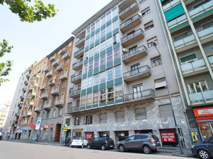 Appartamento trilocale in vendita in Viale Papiniano, Corso Genova, Milano