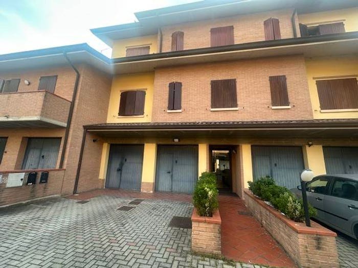 Appartamento trilocale in vendita in Centro, Ravarino