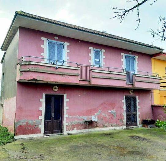 Casa con 6 locali in vendita in Via Potenza, Pinetamare, Castel Volturno
