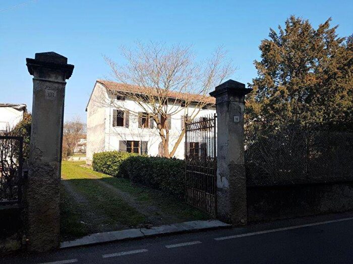 Casa con 6 locali in vendita in San Bernardo Olmo, Lodi