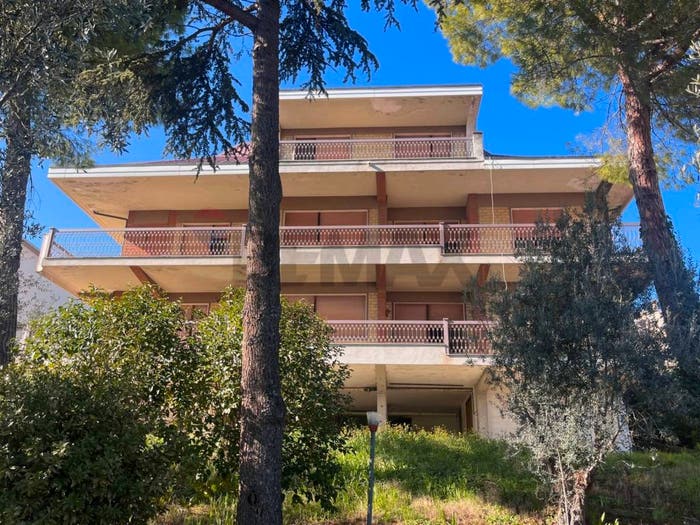 Casa con 6 locali in vendita in VIALE COLLE DELLE MORE, Madonna Della Pace, Città Sant'Angelo