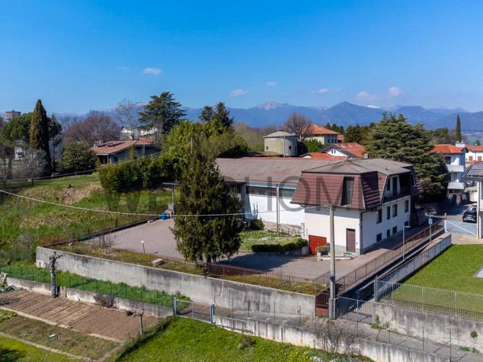 Casa con 6 locali in vendita in Via Don Giovanni Minzoni, Centro, Rogeno
