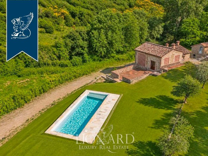 Casa con 6 locali in vendita in Castelnuovo Berardenga