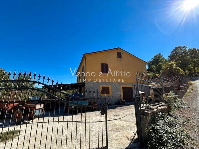 Casa con 6 locali in vendita in Carunchio