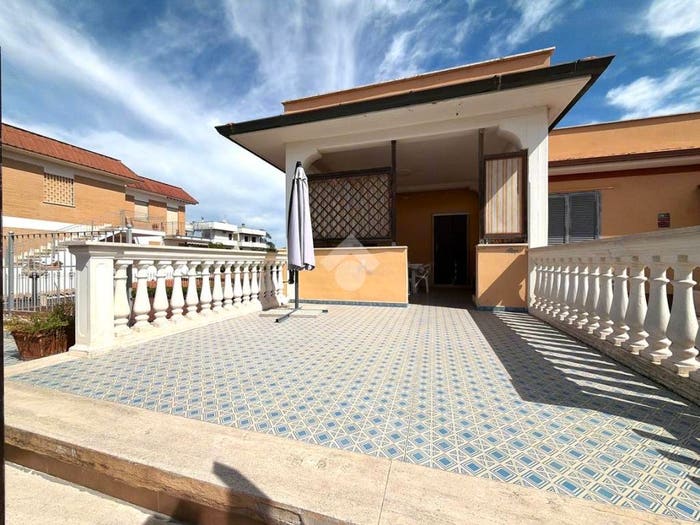 Appartamento trilocale in vendita in Via dei Delfini, Lido dei Coralli Sabbiedoro, Ardea