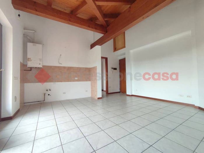 Appartamento bilocale in vendita in via roma, Dormelletto