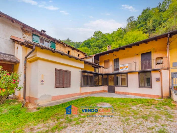 Casa quadrilocale in vendita in Via Tetti Ariou, Boves