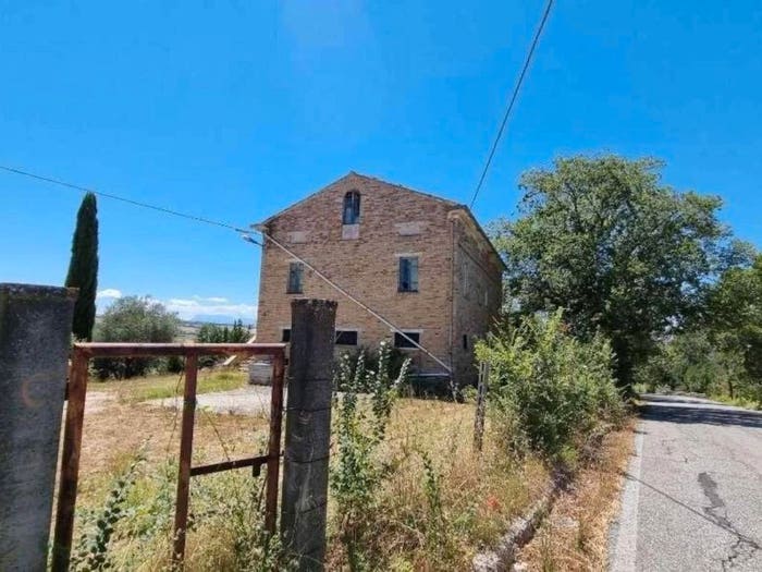 Casa con 6 locali in vendita in Contrada Monte, Monte Urano