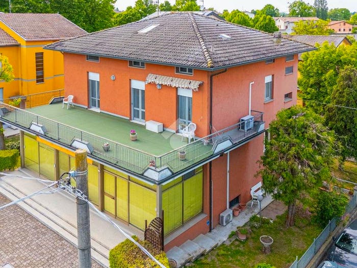 Casa con 6 locali in vendita in via Romani, Centro, Campegine