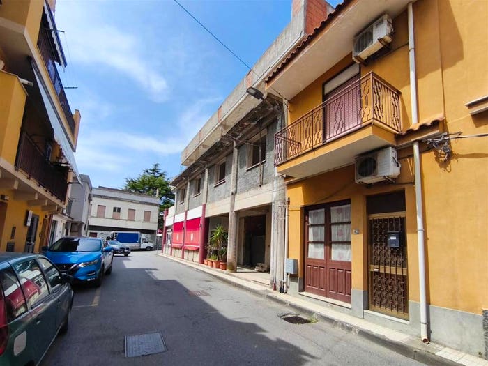 Casa quadrilocale in vendita in Via Vittorio Veneto, Nizza di Sicilia