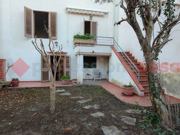 Casa con 6 locali in vendita in Masini XX Settembre, Empoli