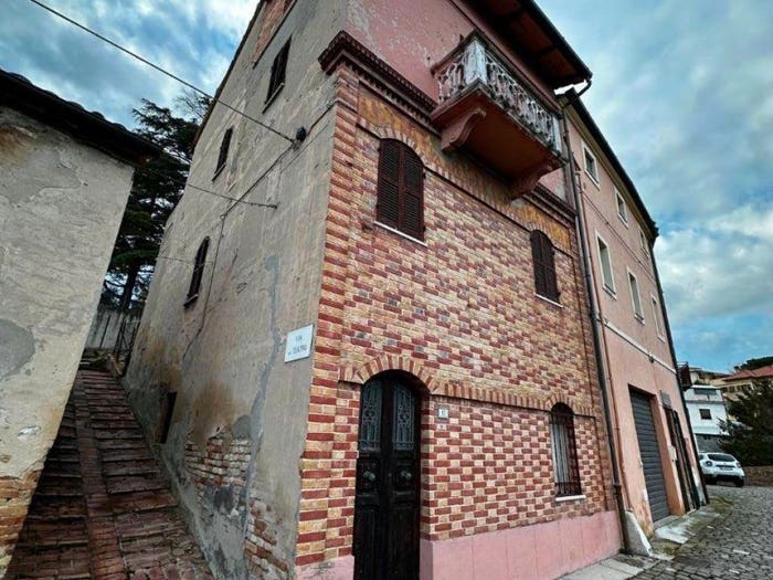 Casa quadrilocale in vendita in Saltara, Colli al Metauro