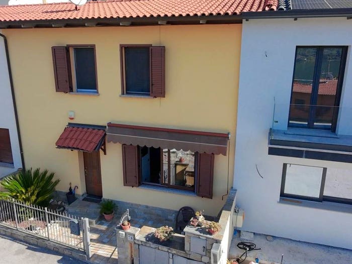 Casa trilocale in vendita in Via Don Serafino Morazzone, Chiuso, Lecco