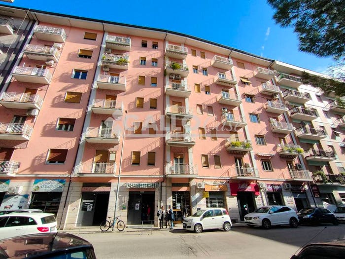 Appartamento bilocale in vendita in Via delle Medaglie d'Oro, Centro, Cosenza