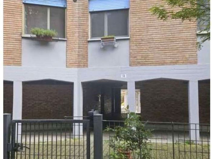Appartamento con 5 locali in vendita in Via Luca Marenzio, Musicisti, Modena