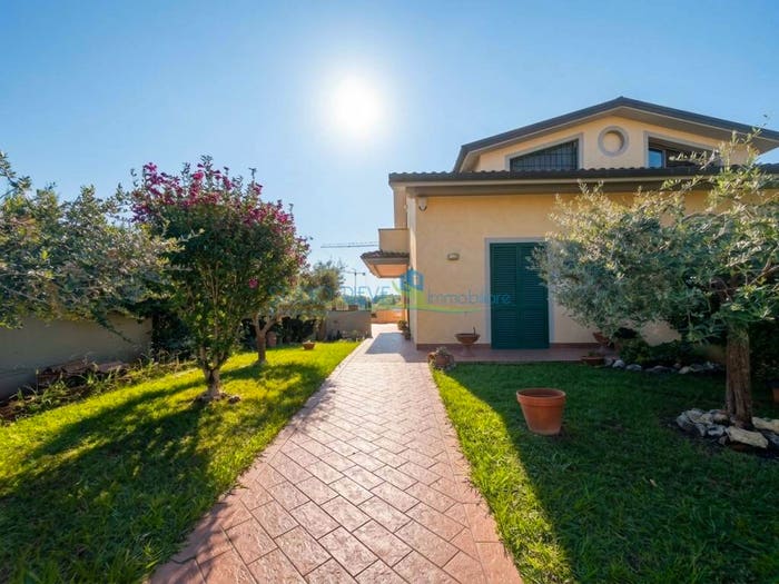 Casa con 6 locali in vendita in Via Stradella, San Rocco, Larciano