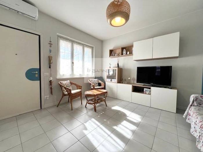 Appartamento quadrilocale in vendita in Via Gabriele D'Annunzio, Lido di Camaiore, Camaiore