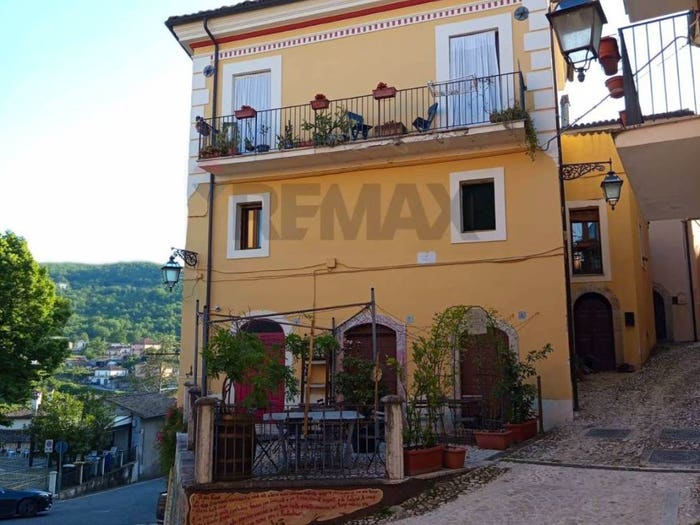 Appartamento con 5 locali in vendita in Centro, Fontechiari