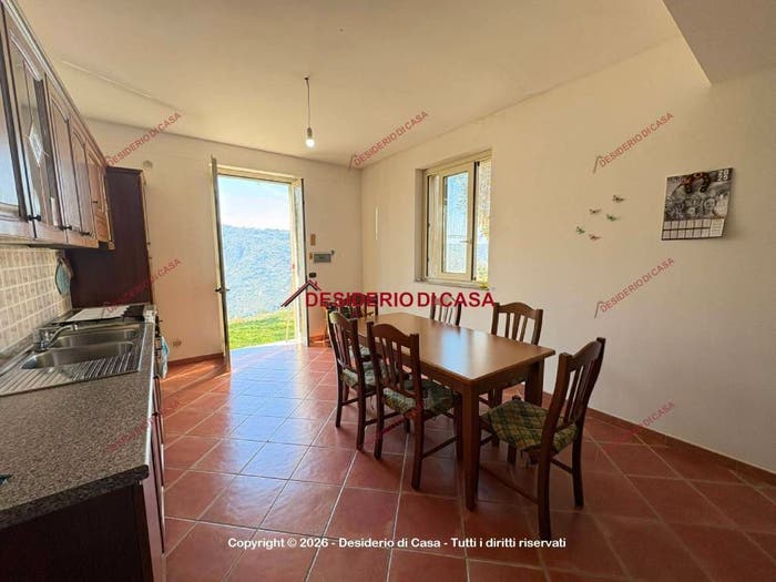 Casa trilocale in vendita in Contrada Barba, Sant'Angelo di Brolo