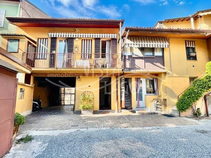 Casa con 6 locali in vendita in via Canturina, Trecallo, Como