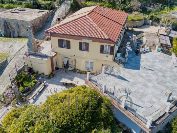 Casa con 6 locali in vendita in Strada Curtasse, Arziglia Madonna della Ruota, Bordighera