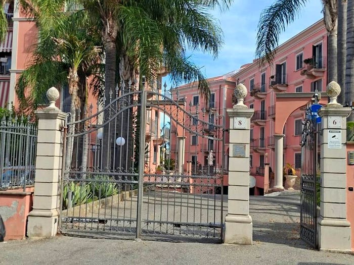 Appartamento quadrilocale in vendita in Via Luigi Pirandello, Barcellona Pozzo di Gotto