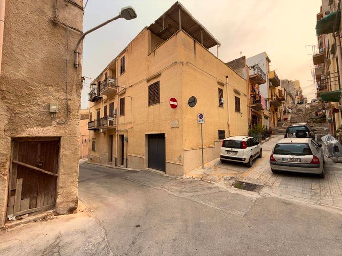 Casa con 6 locali in vendita in Via Giovanni Bovio, Centro, Castellammare del Golfo