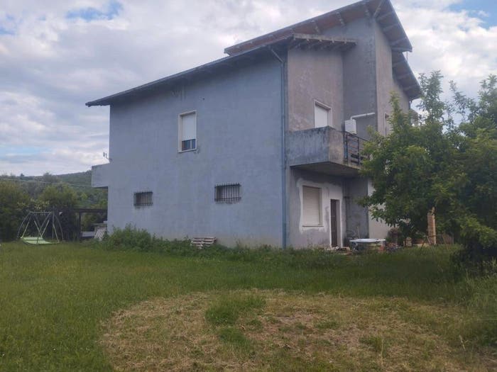 Casa con 6 locali in vendita in Loreto Aprutino