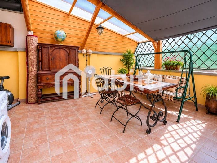 Casa con 6 locali in vendita in Viale Luigi Cadorna, Città, Montevarchi