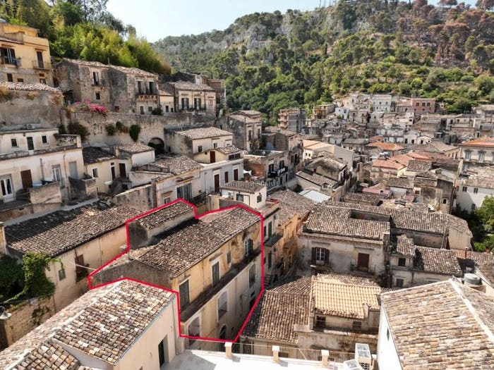 Casa con 6 locali in vendita in Via Correri, Modica Bassa, Modica