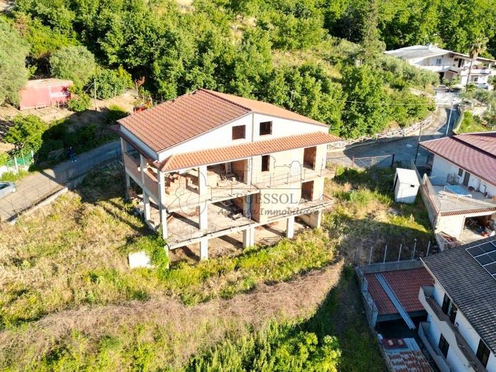 Casa con 5 locali in vendita in Arienzo