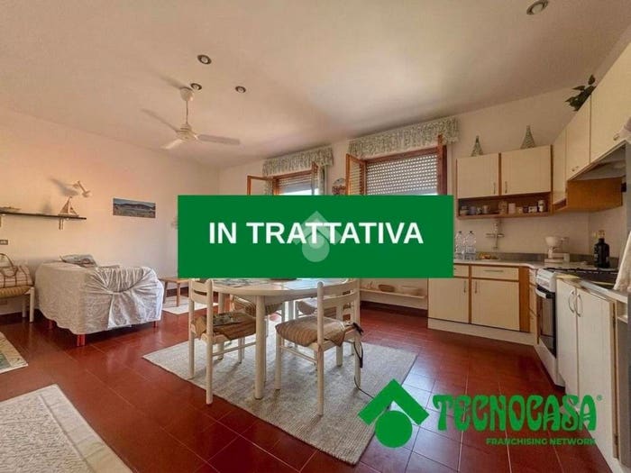 Appartamento quadrilocale in vendita in Via Persio, Centro, Ameglia