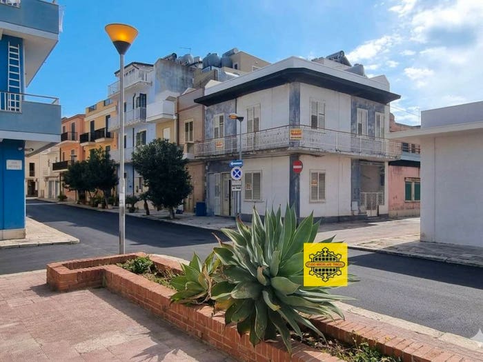 Casa con 6 locali in vendita in via corrado montoneri, Marzameni, Pachino